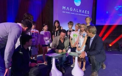 Julian Lennon Signs the Lisbon Declaration at the GLEX Global Explorers Summit